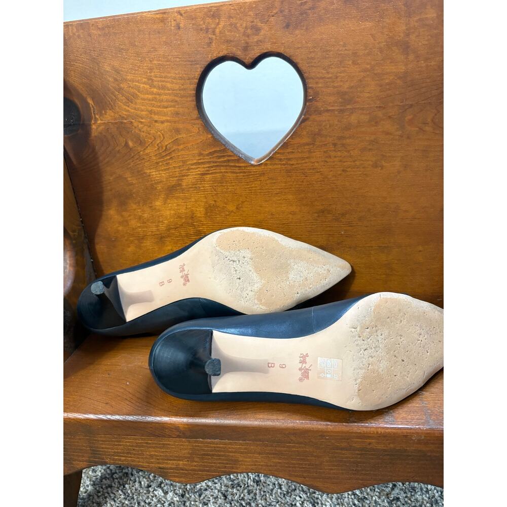 Vintage Coach Bowery Pumps, Kitten Heel, Navy Blue, Size 9 - Picture 8 of 11